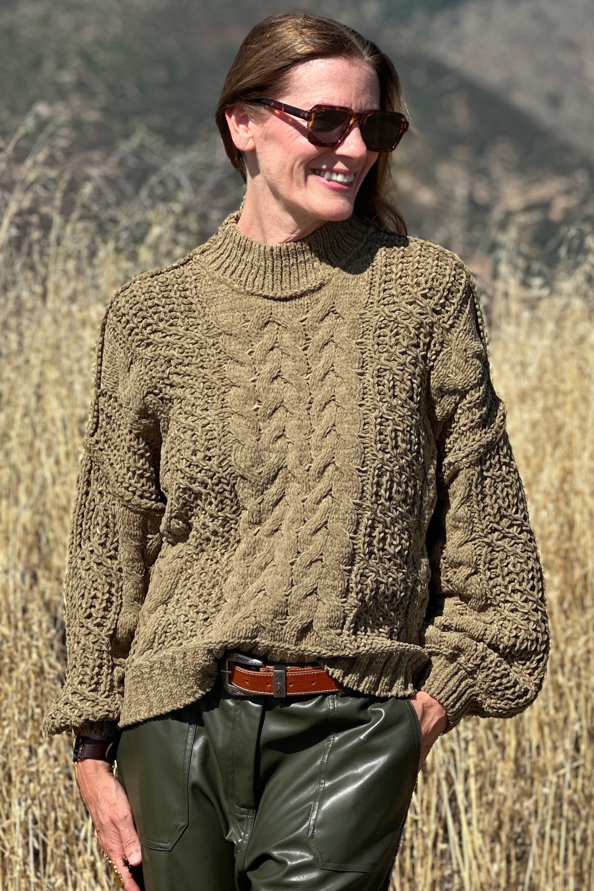 WALES CABLE KNIT SWEATER